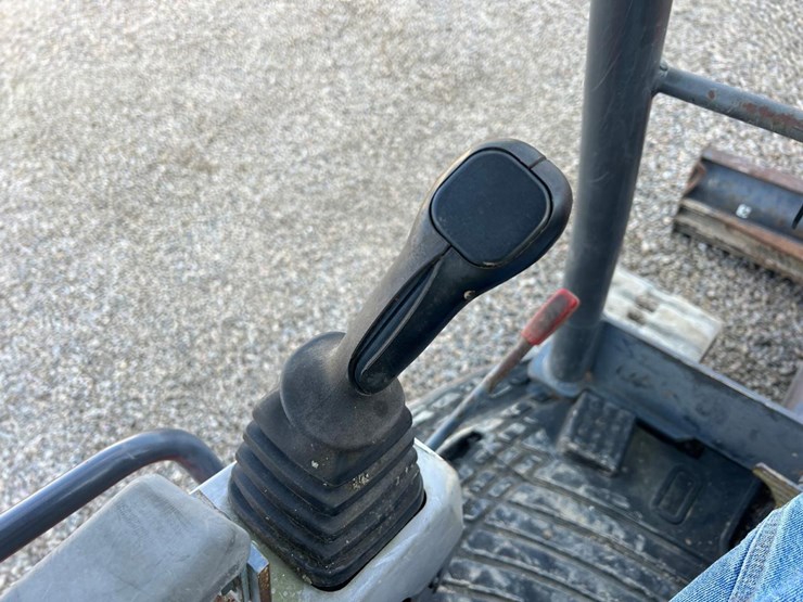 kubota-kx121-3ss-image-18