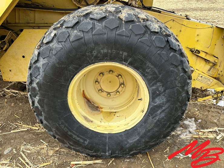 new-holland-70-image-14