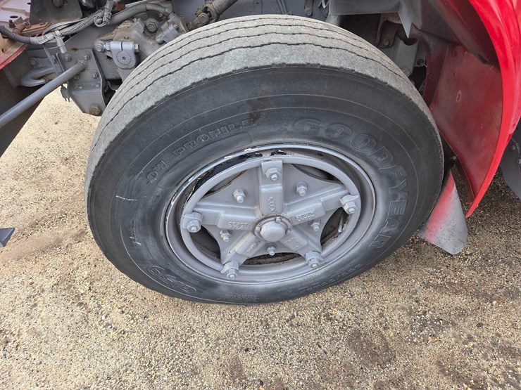 international-4700-image-11