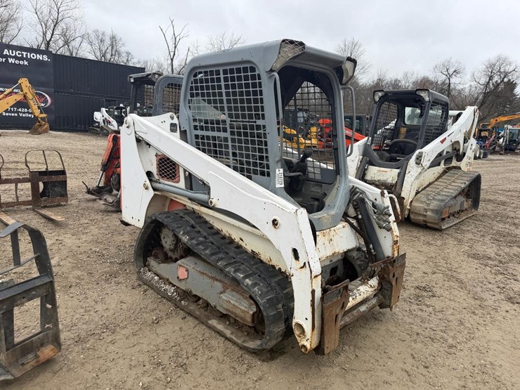 2016-bobcat-t450-image-6