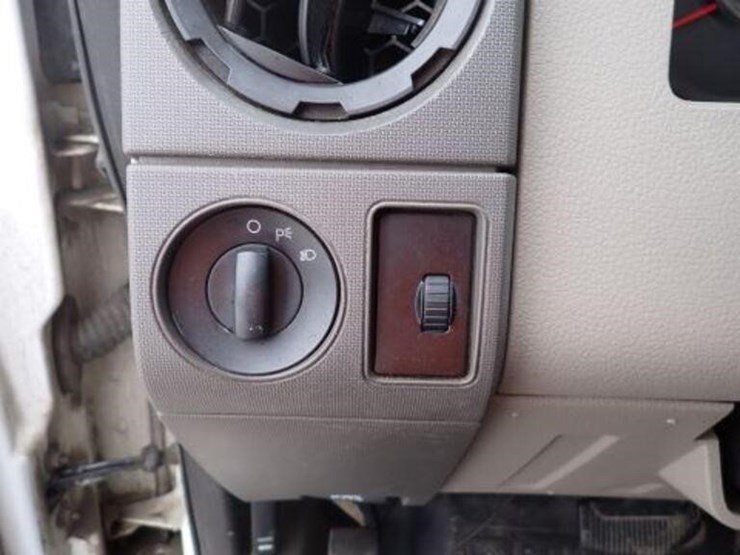 2010-ford-f250-image-16