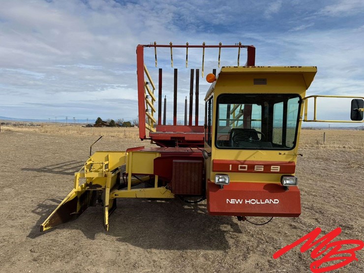 new-holland-1069-image-3