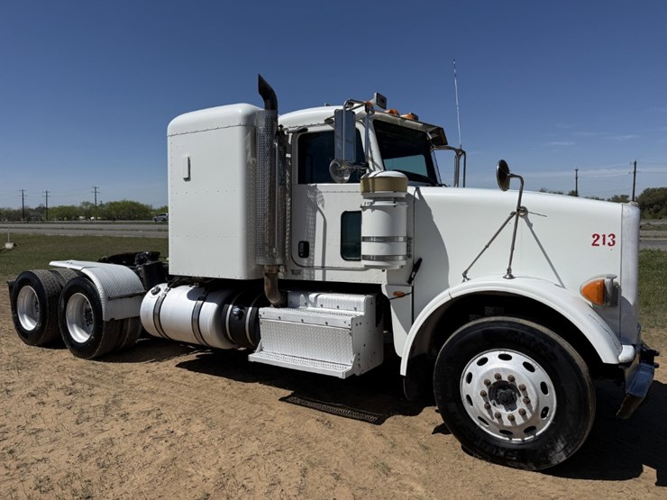 2013-peterbilt-367-image-3
