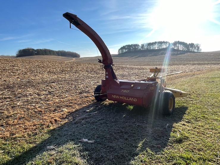 new-holland-790-image-5