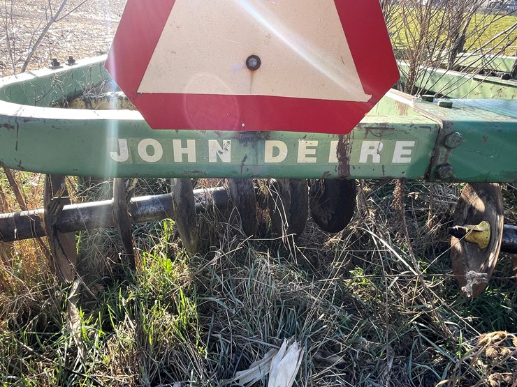 john-deere-210-image-9