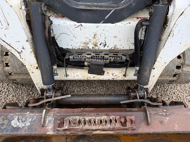 2016-bobcat-t590-image-10