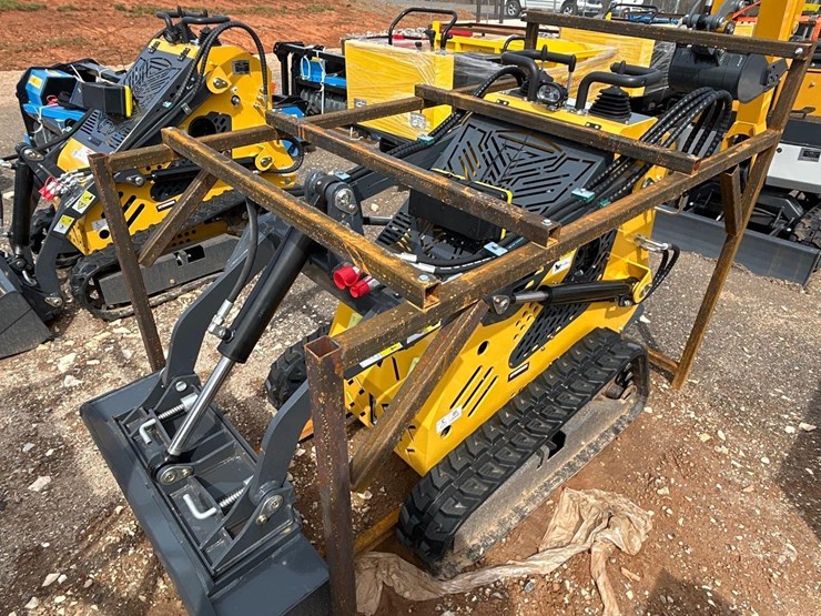 2025-sdlanch-sdll60-mini-crawler-skid-steer-image-1