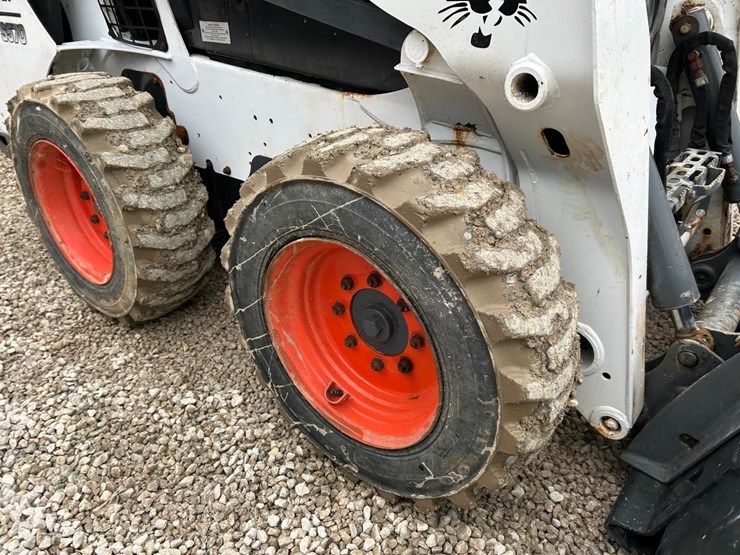 2020-bobcat-s570-image-12