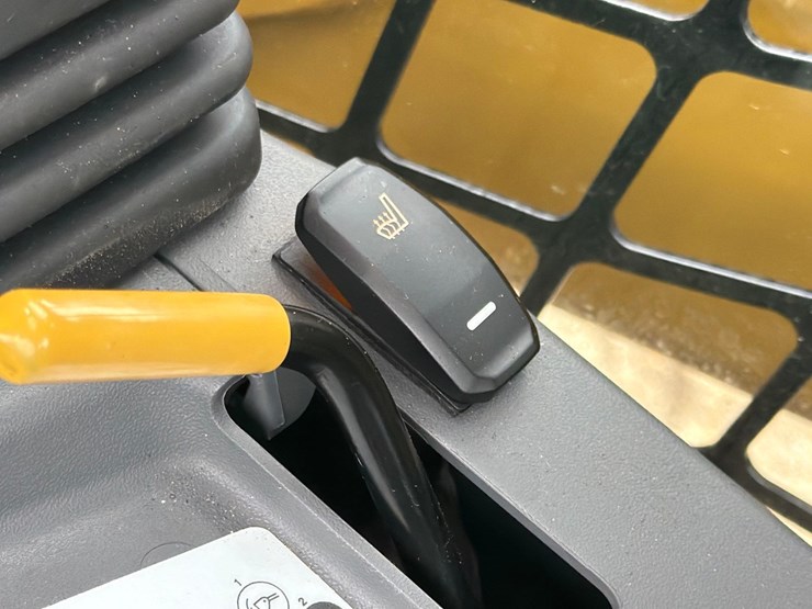 2025-caterpillar-255-image-20