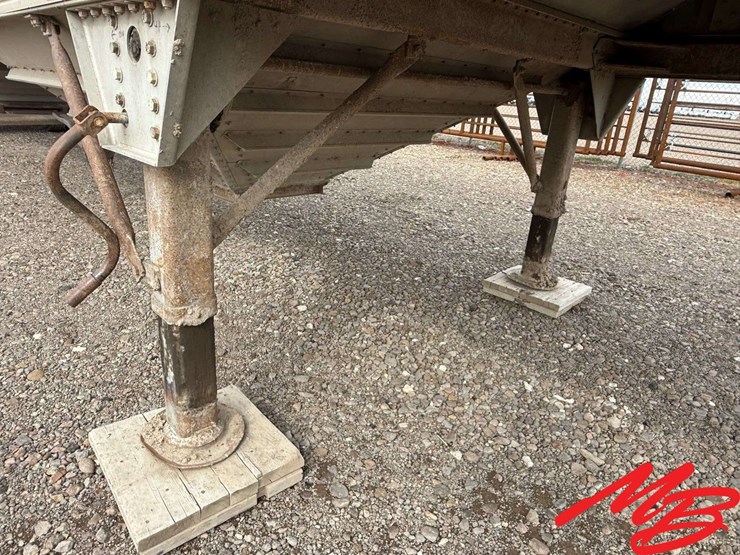 1980-wilson-grain-trailer-image-9