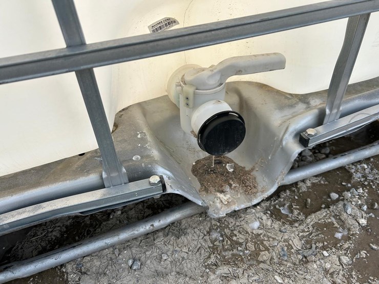 water-tank-tote-image-6