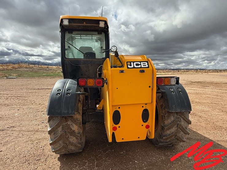 2021-jcb-542-70-agri-plus-image-7