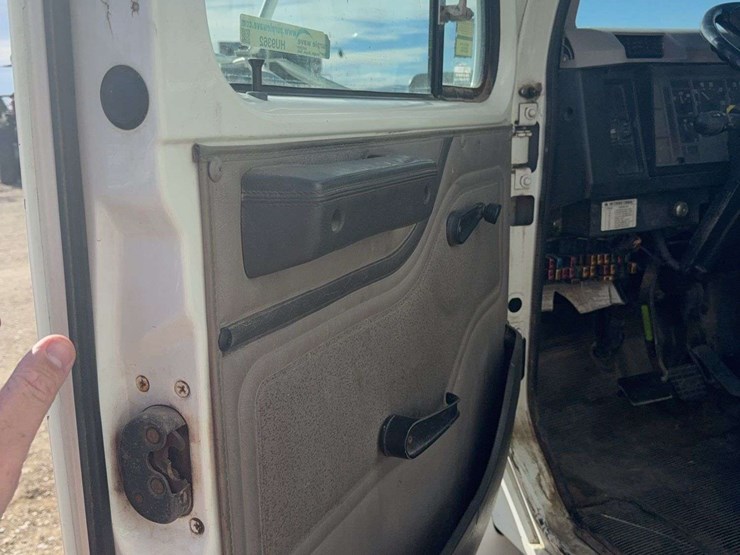 2000-international-4900-image-25