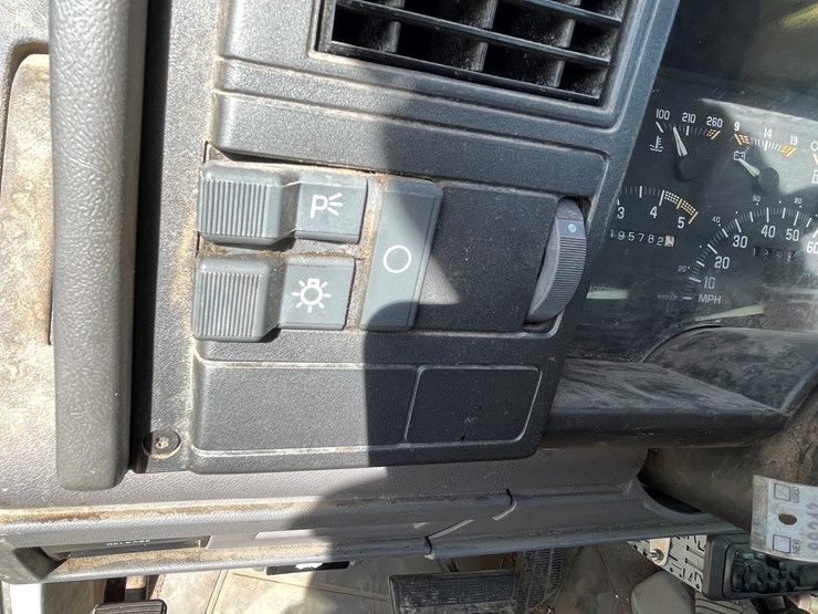 1993-gmc-2500-image-47