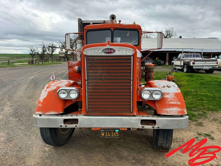 1964-peterbilt-351-image-22