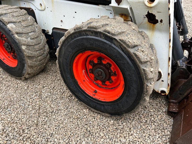 2017-bobcat-s650-image-12