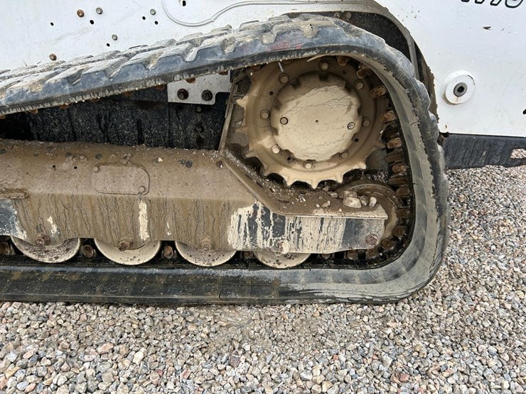 2022-bobcat-t770-image-19