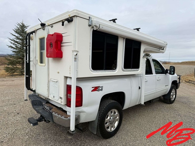 2014-chevrolet-silverado-2500-image-13