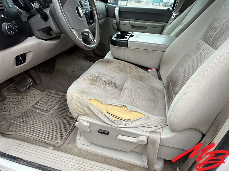 2014-chevrolet-2500-image-17