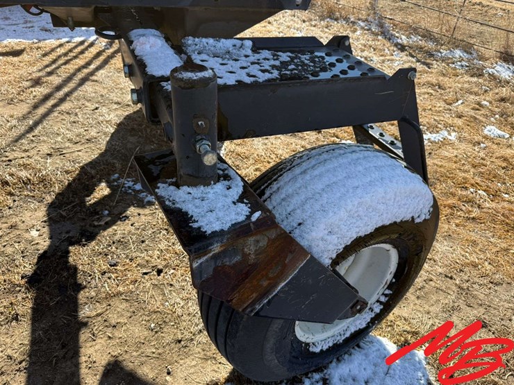 hesston-8450-image-19