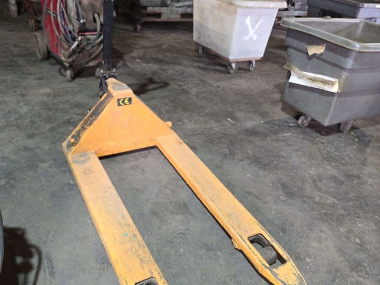 5500lb-global-pallet-jack-image-1