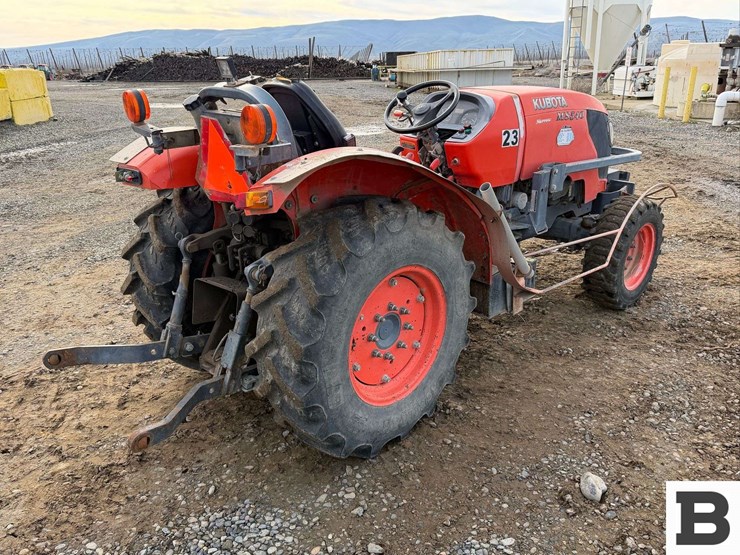 2014-kubota-m8540n-image-6