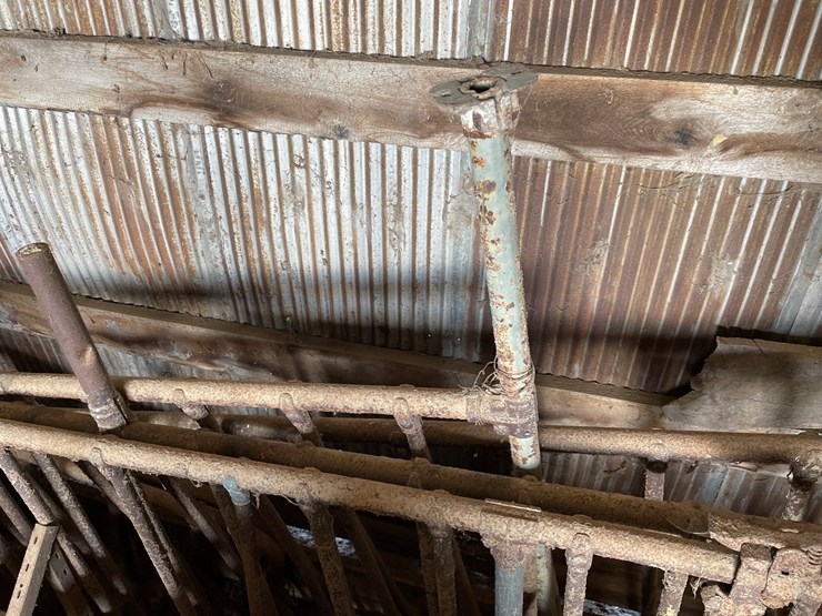 #6067-•-free-stall-stanchion-image-4