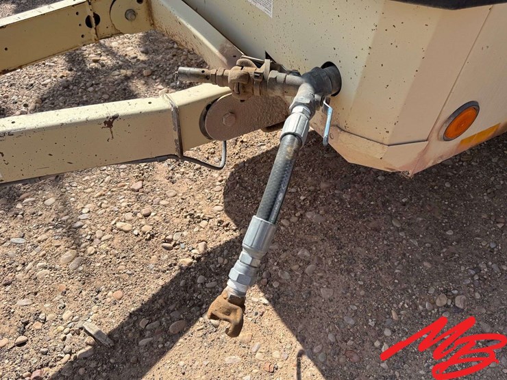 2001-ingersoll-rand-185-image-6