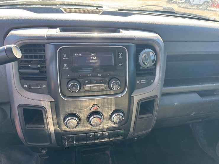 2014-ram-3500-tradesman-image-19