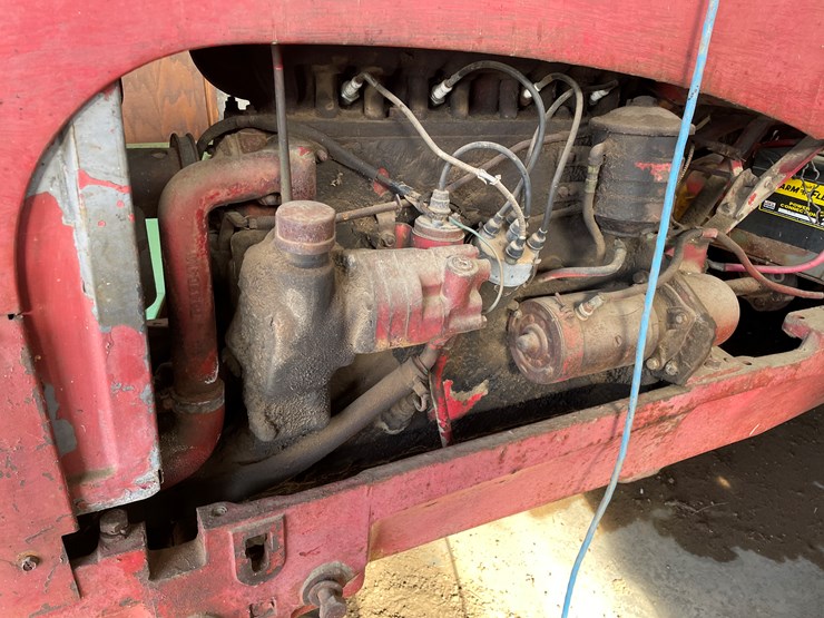 1958-massey-ferguson-33-image-12