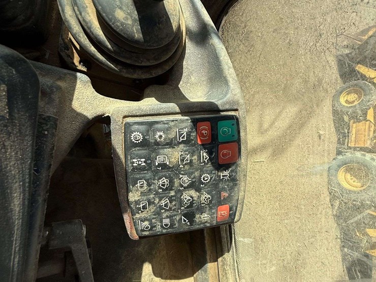 2018-deere-544k-image-29