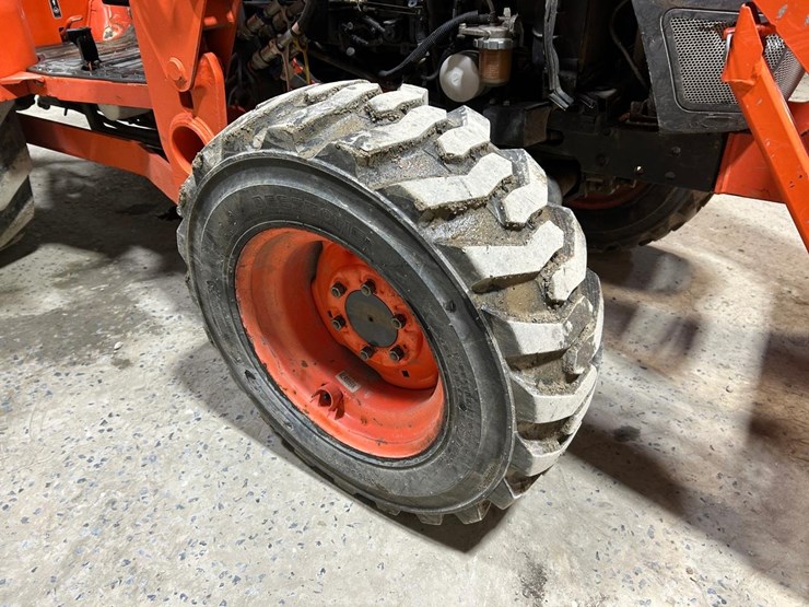 kubota-la724-image-11