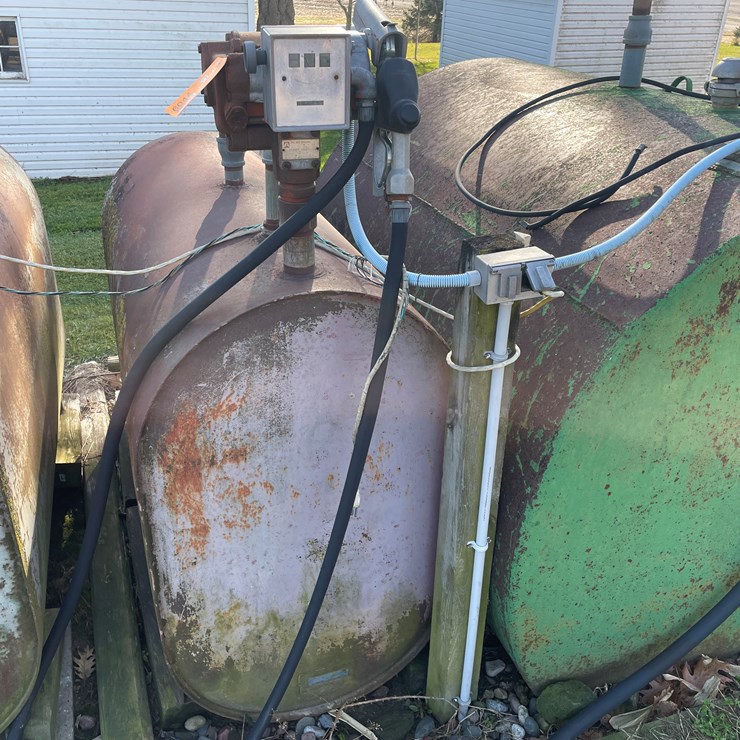 #6044 • 250 Gallon Fuel Barrel