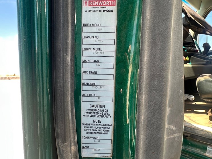 2018-kenworth-t680-image-12