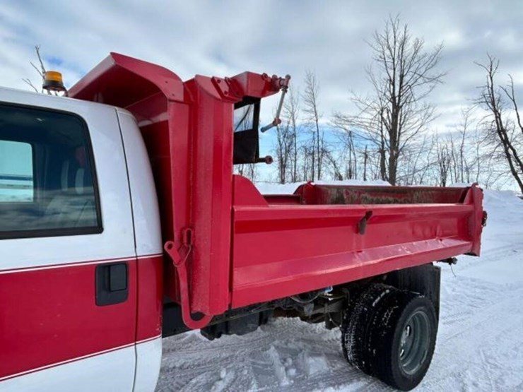 2015-ford-f550-xl-image-40