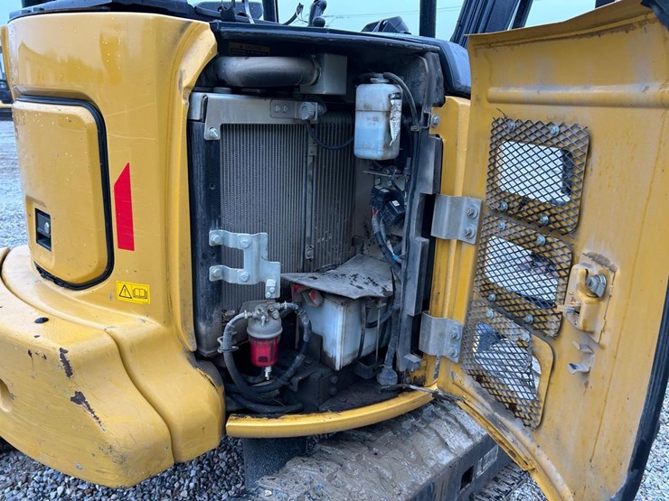 2021-deere-35g-image-14