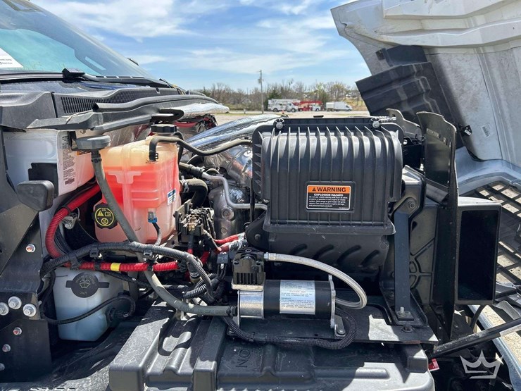 2022-chevrolet-silverado-6500hd-image-10