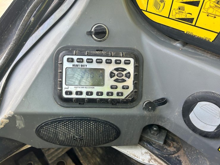 2023-bobcat-t770-image-21