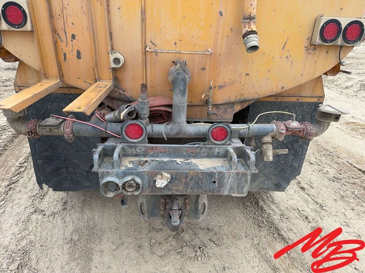 1985-international-s2500-image-14