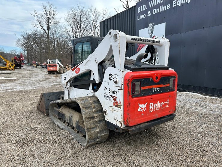 2021-bobcat-t770-image-2