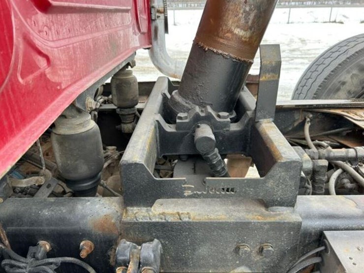 2017-western-star-4700-image-55