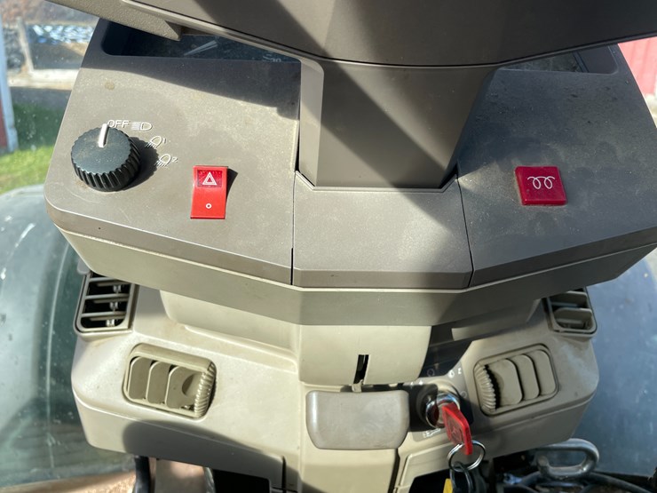 john-deere-7330-image-33