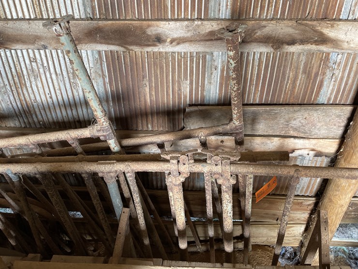 #6067-•-free-stall-stanchion-image-2