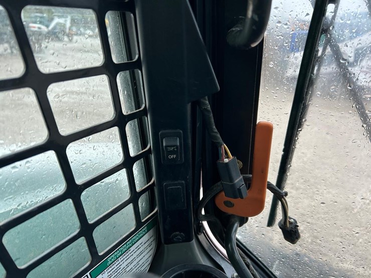 2022-bobcat-t770-image-27