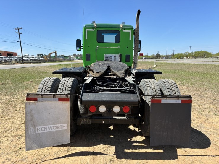 2019-kenworth-t880-image-5