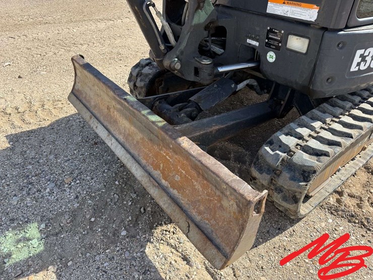 2013-bobcat-e35-image-10