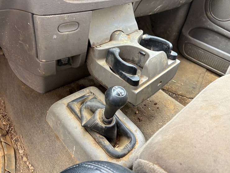 2004-dodge-ram-1500-image-16