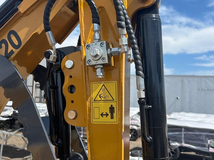 2025-sdlanch-sdle20-mini-excavator-image-4