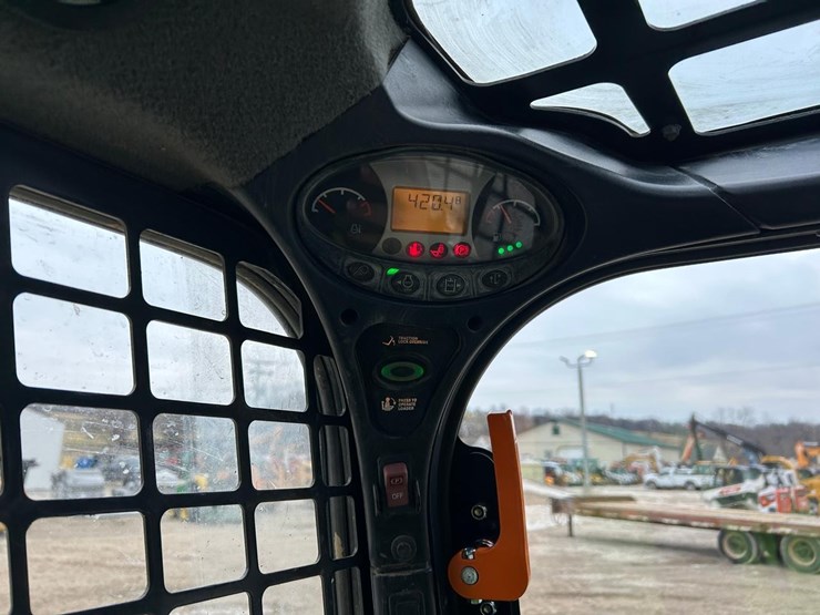 2023-bobcat-t870-image-21