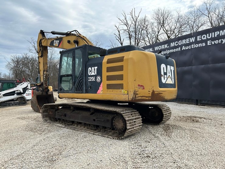 caterpillar-320e-image-2